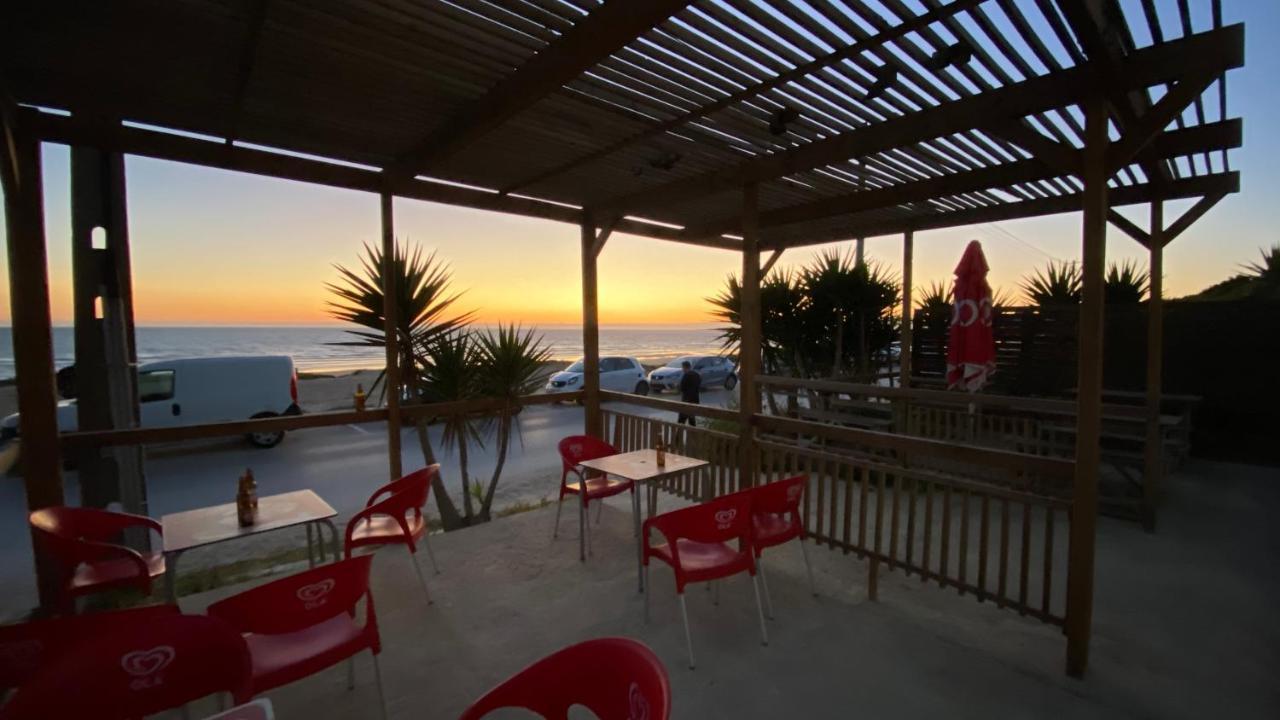Rock'S Beach Spot Front Costa da Caparica Esterno foto